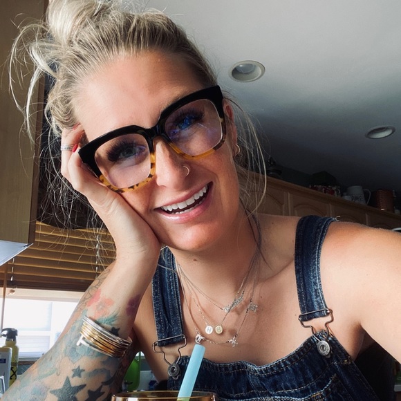 Meet your Posher, Kaylee - Picture 2 of 3